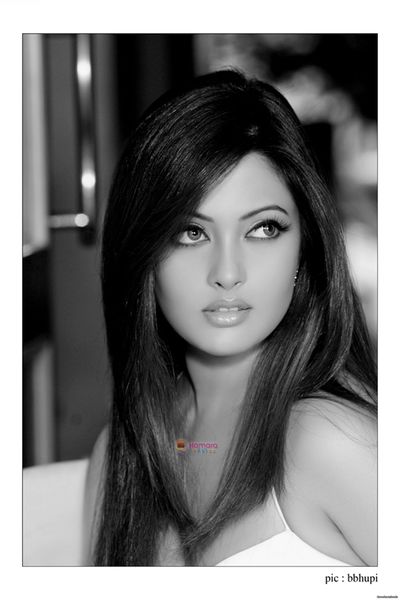 Riya Sen