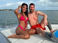 Antonela Roccuzzo in bikini with injured Messi